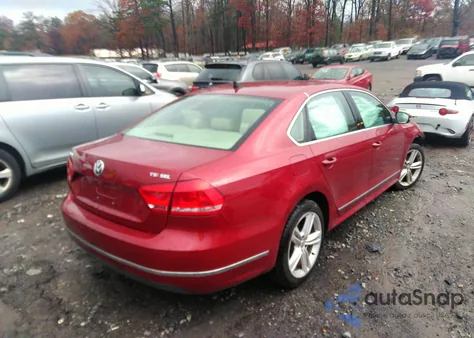 2015 Volkswagen Passat 1.8T Sel Premium z USA, uszkodzony, nr VIN 1VWCS7A30FC106235